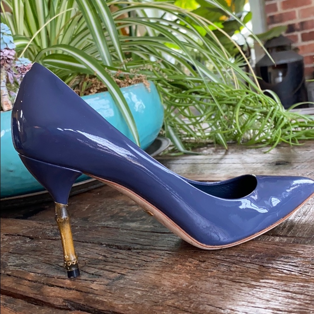 Blue leather Gucci heels